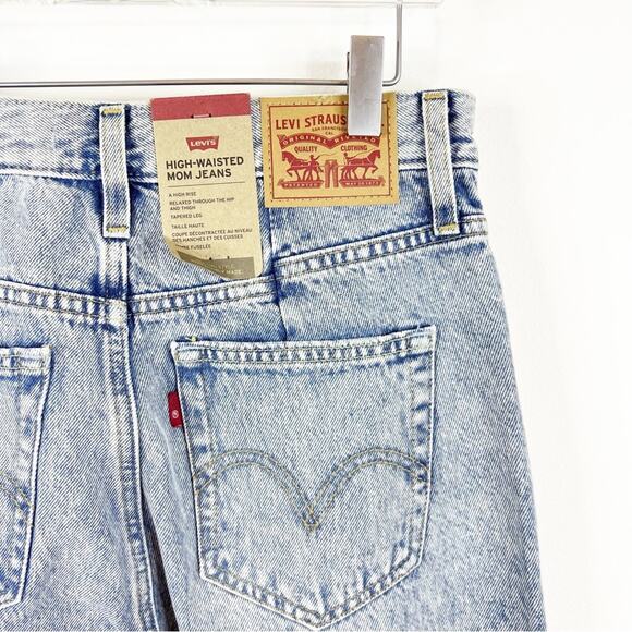 NWT Levi’s High Waist Altered Mom Jeans 28 Blue - Picture 5 of 8